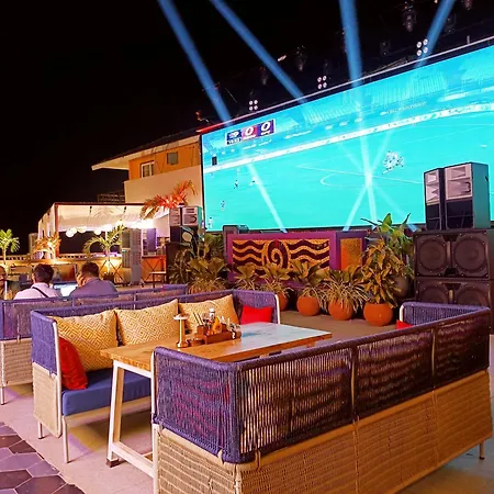 Just B Boutique Hotel With Nightclub